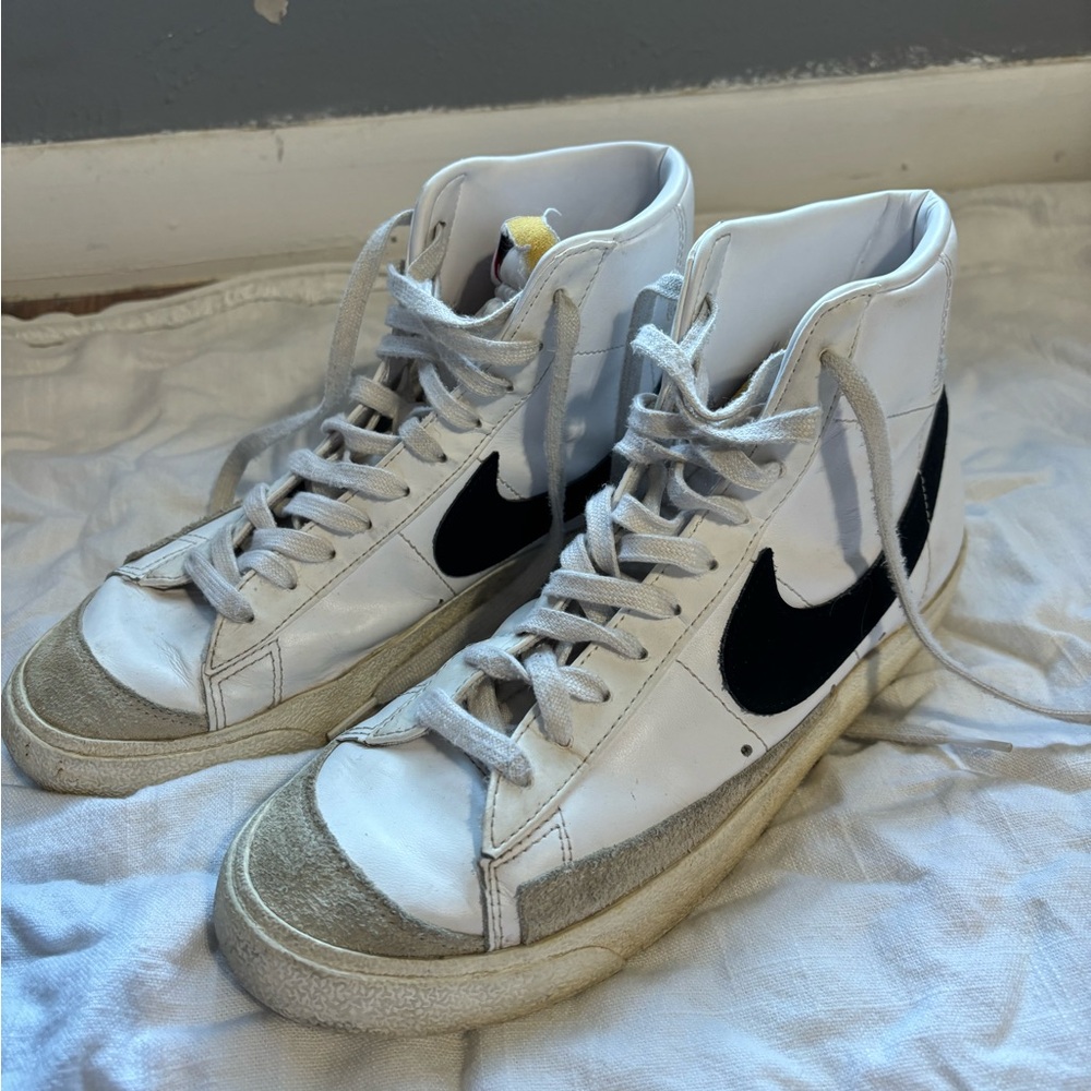 NIKE BLAZER MID ‘77